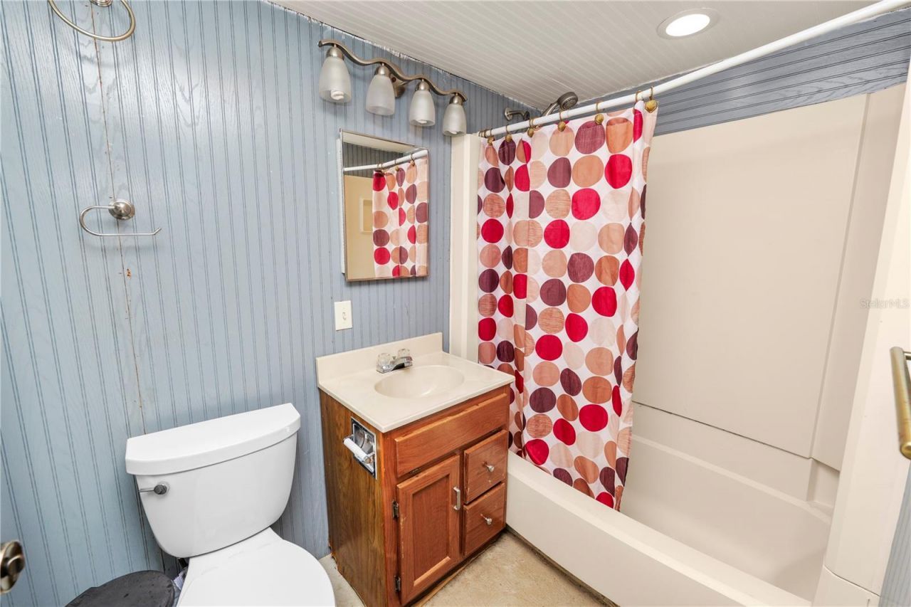 228 W Lake Ina Drive, Winter Haven, FL 33884 Photo