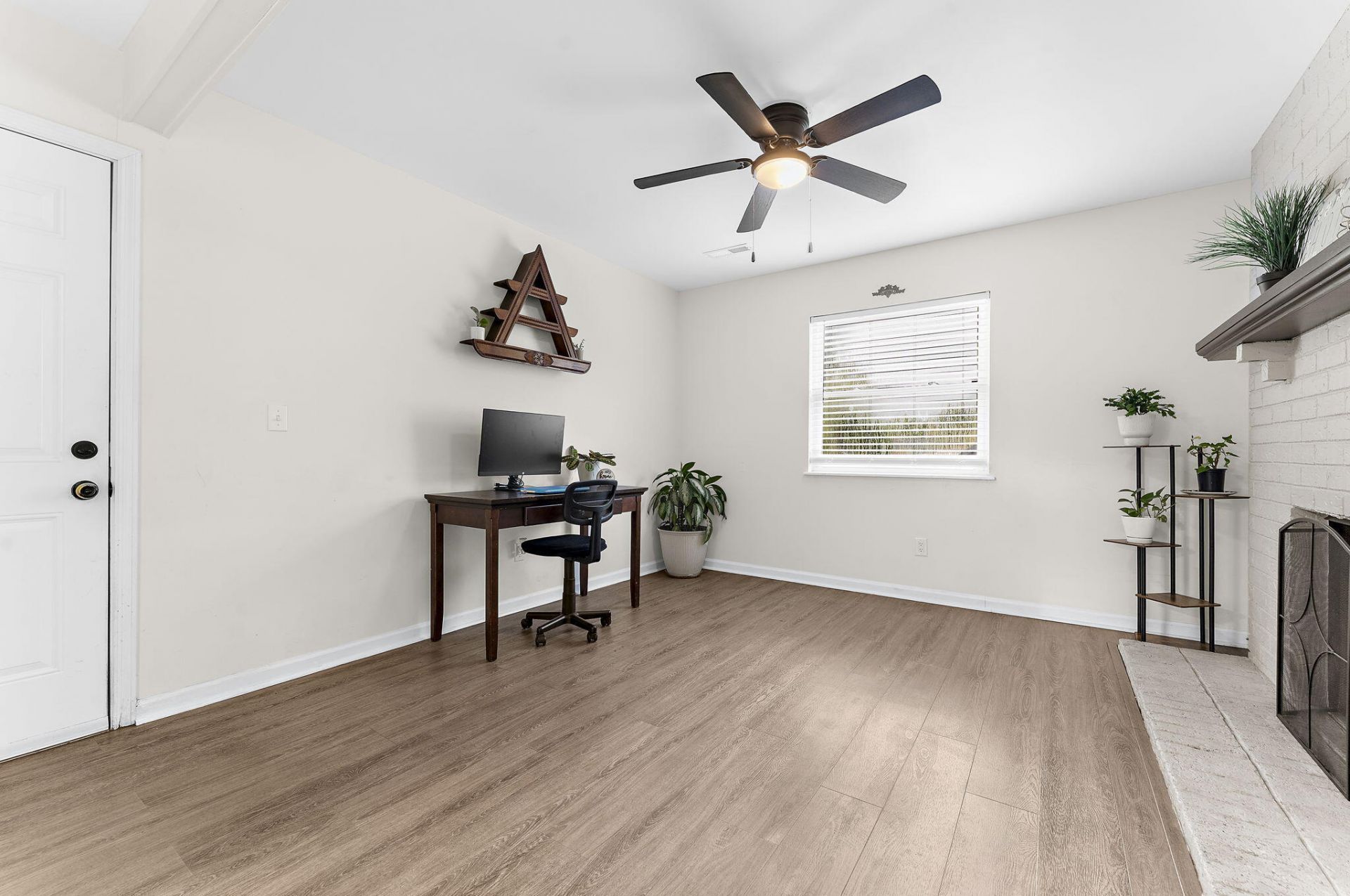 101 Ewell Court Photo 16