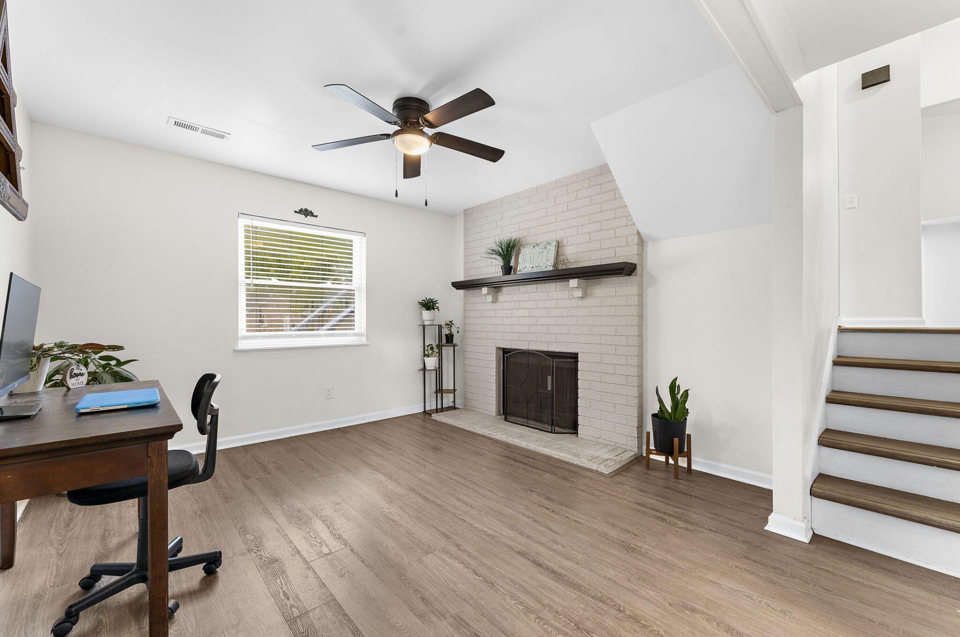 101 Ewell Court Photo 17