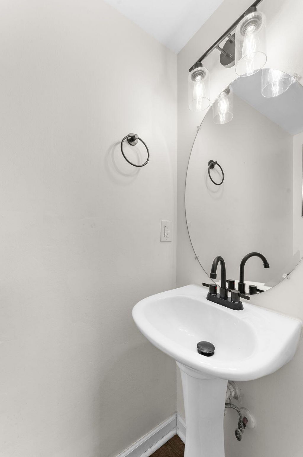 101 Ewell Court Photo 18