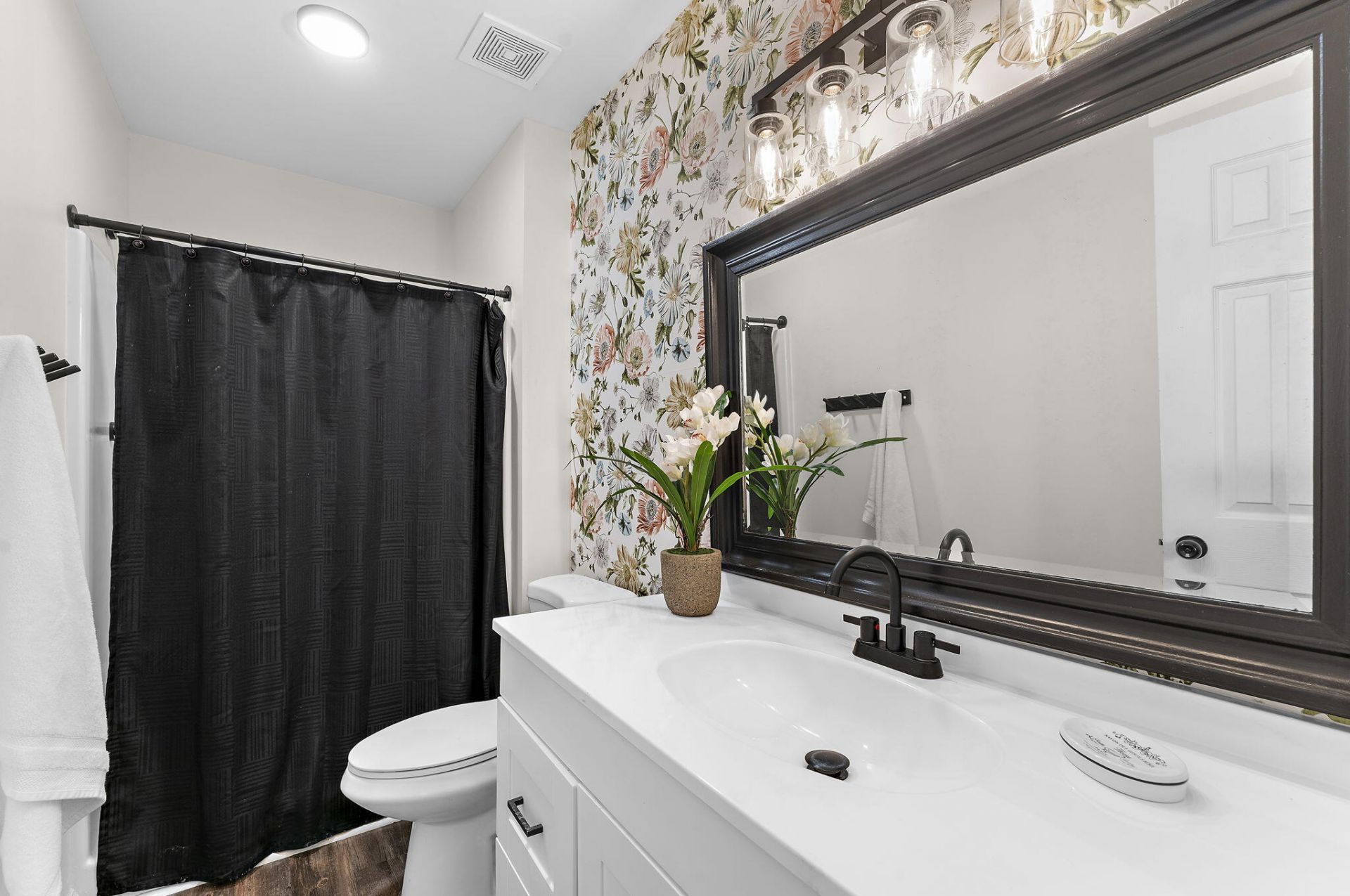101 Ewell Court Photo 29