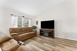 101 Ewell Court photo 4