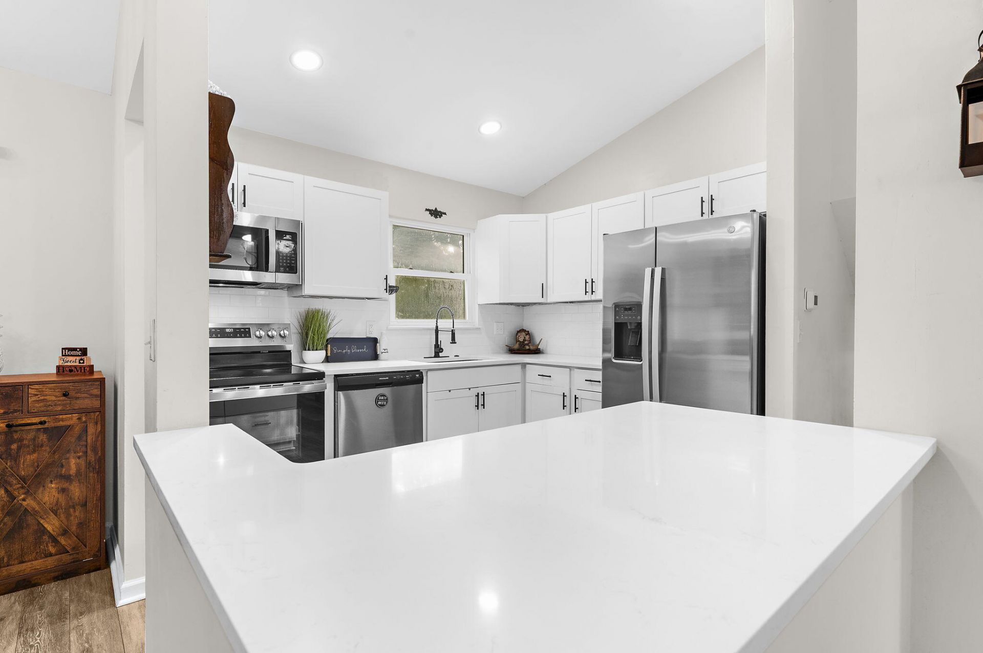 101 Ewell Court Photo 8