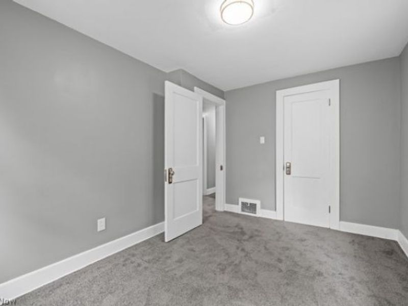 1172 Herberich Avenue, Akron, OH 44301 Photo 14