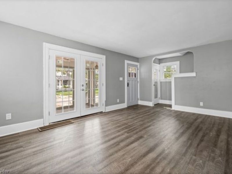 1172 Herberich Avenue, Akron, OH 44301 Photo 4