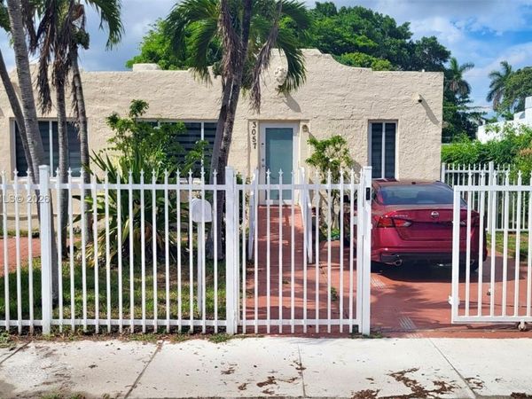 3057 SW 14th St , Miami, FL 33145