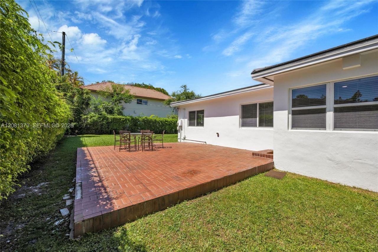 1540 Sarria Ave, Coral Gables, FL 33146 Photo