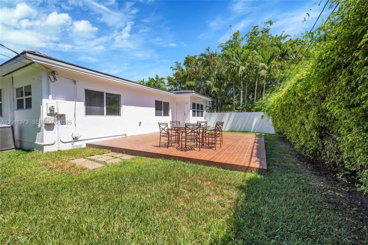 1540 Sarria Ave, Coral Gables, FL 33146 Photo