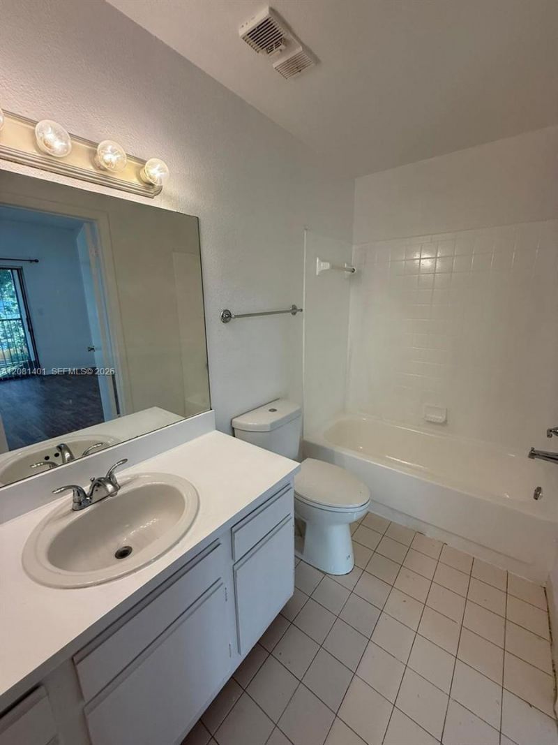 2550 SW 18th Ter, Unit 1807, Fort Lauderdale, FL 33315 Photo