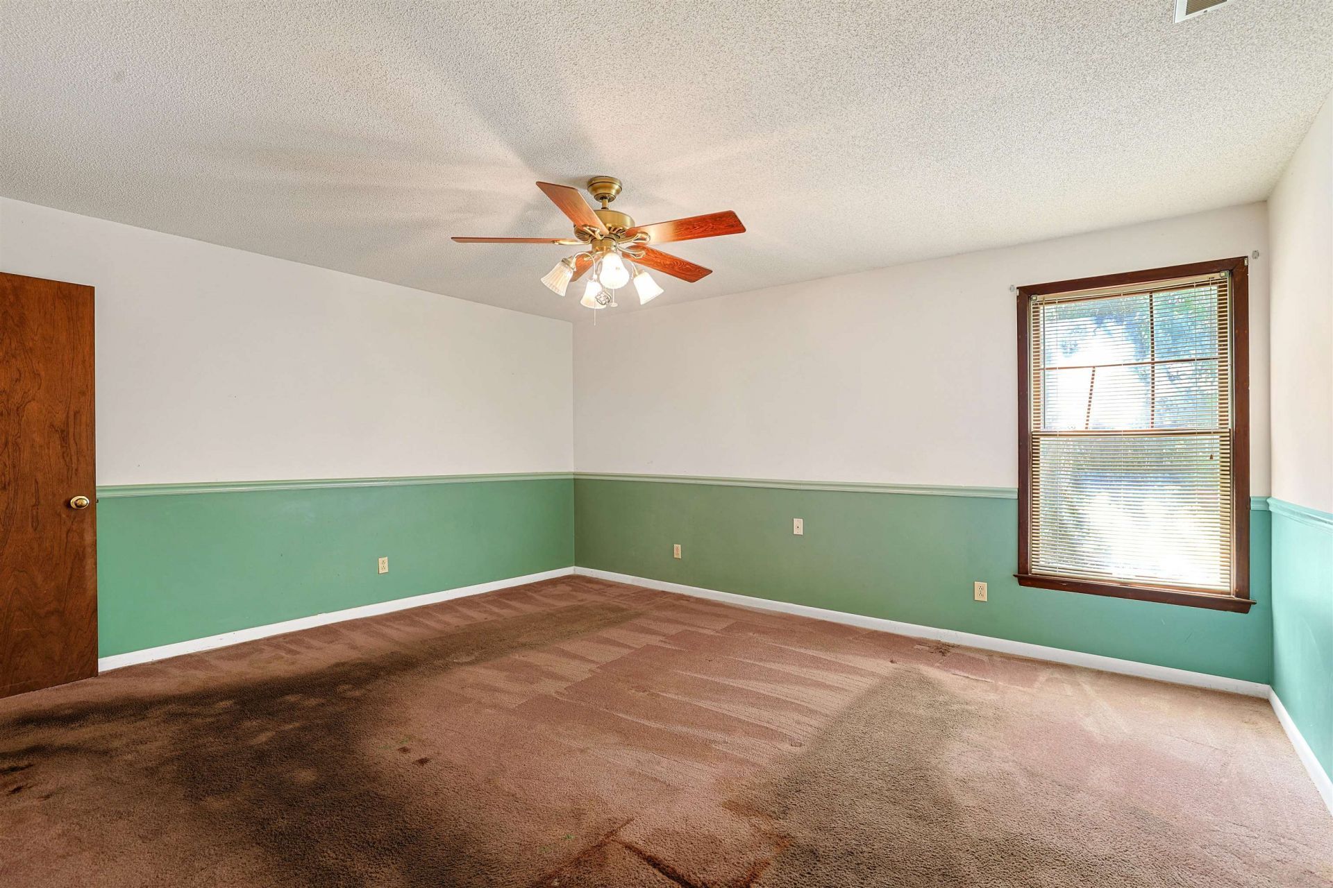 287 Kings River Rd. Photo 11