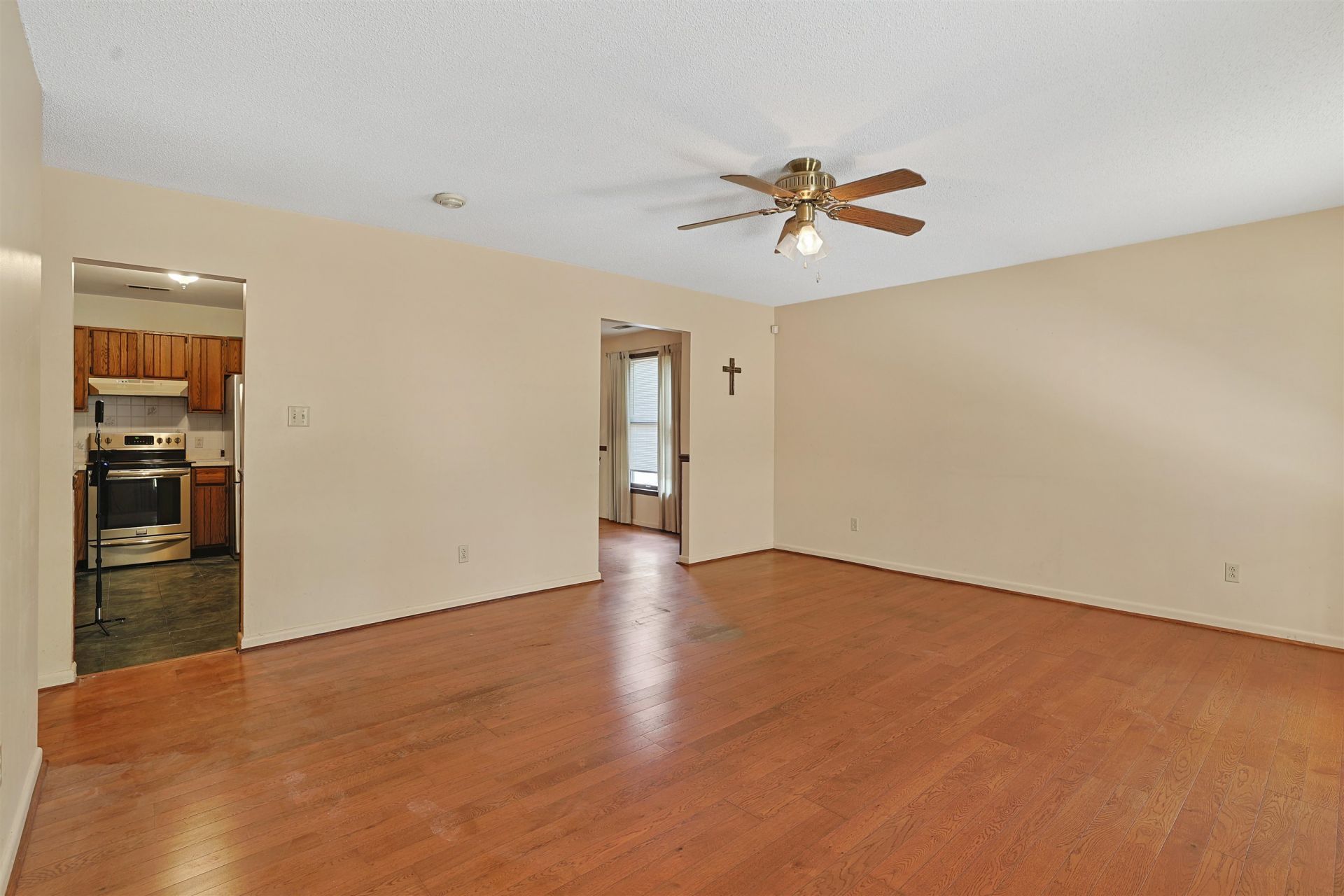 287 Kings River Rd. Photo 4