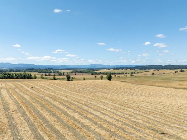 10135 Helmick Rd, Monmouth, OR 97361