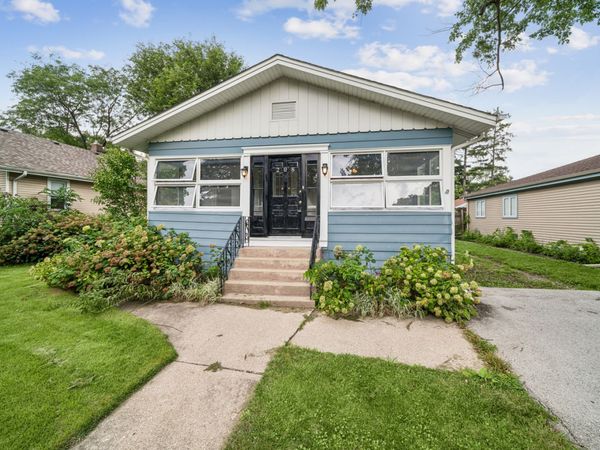 208 N Grant Street , Westmont, IL 60559