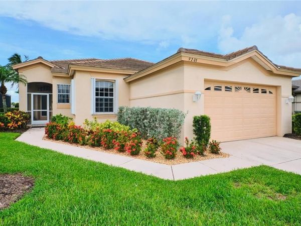 9203 Willowcrest CT, FORT MYERS, FL 33908