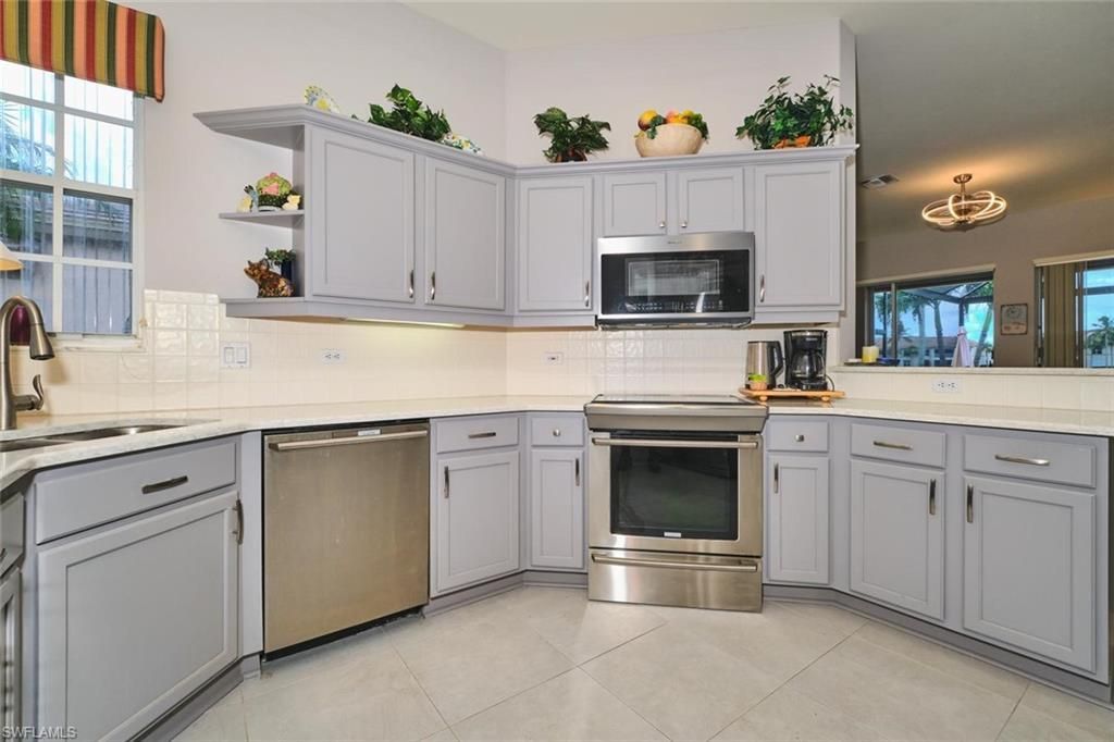 9203 Willowcrest Ct, Fort Myers, FL 33908 Photo