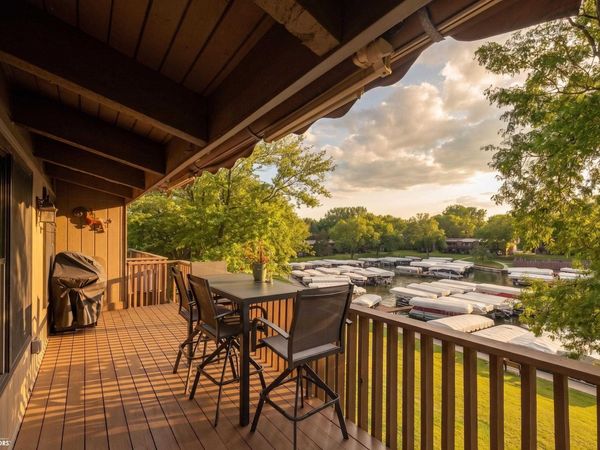 2700 N Shore Drive, Unit M-27A, Clear Lake, IA 50428