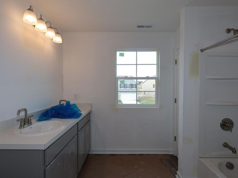 1023 Dawsons Drive, Hebron, OH 43025 Photo 14