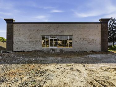 5844 Scottsville Road , Bowling Green, KY 42104