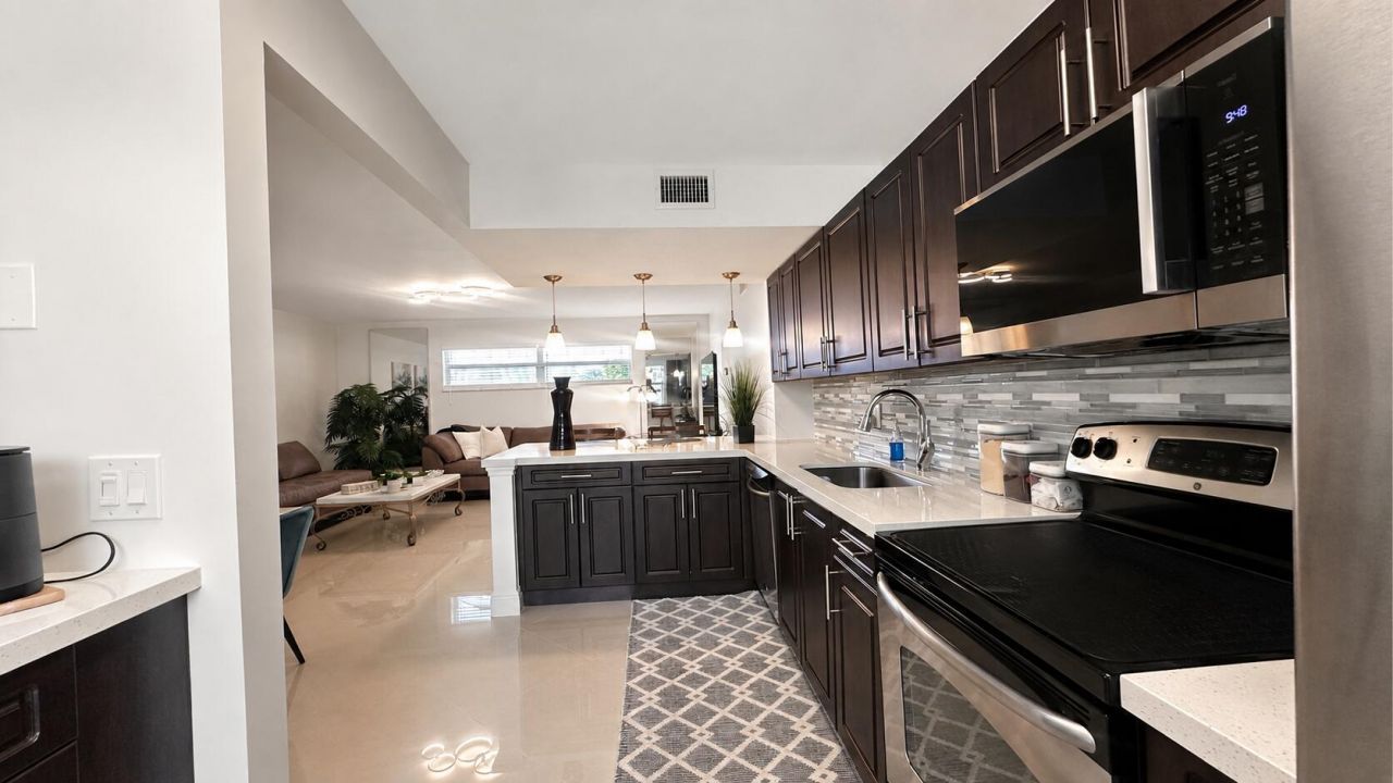 34 Colonial Club Drive, Unit 202, Boynton Beach, FL 33435 Photo