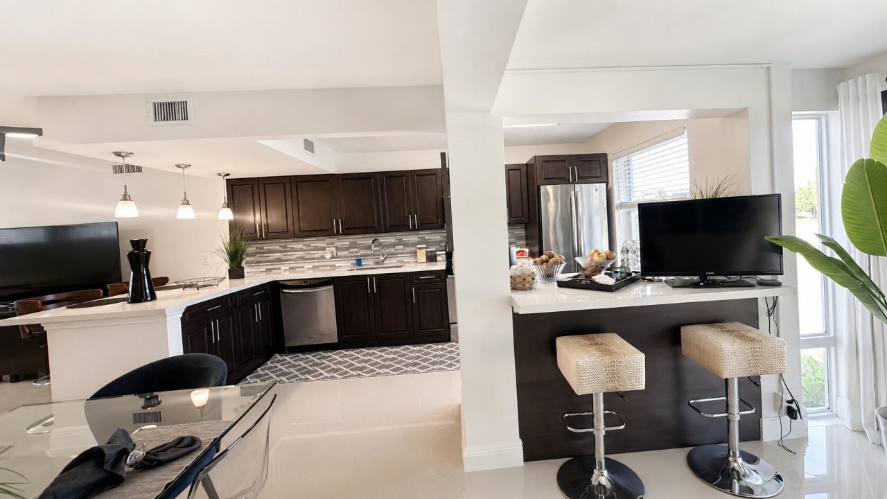 34 Colonial Club Drive, Unit 202, Boynton Beach, FL 33435 Photo