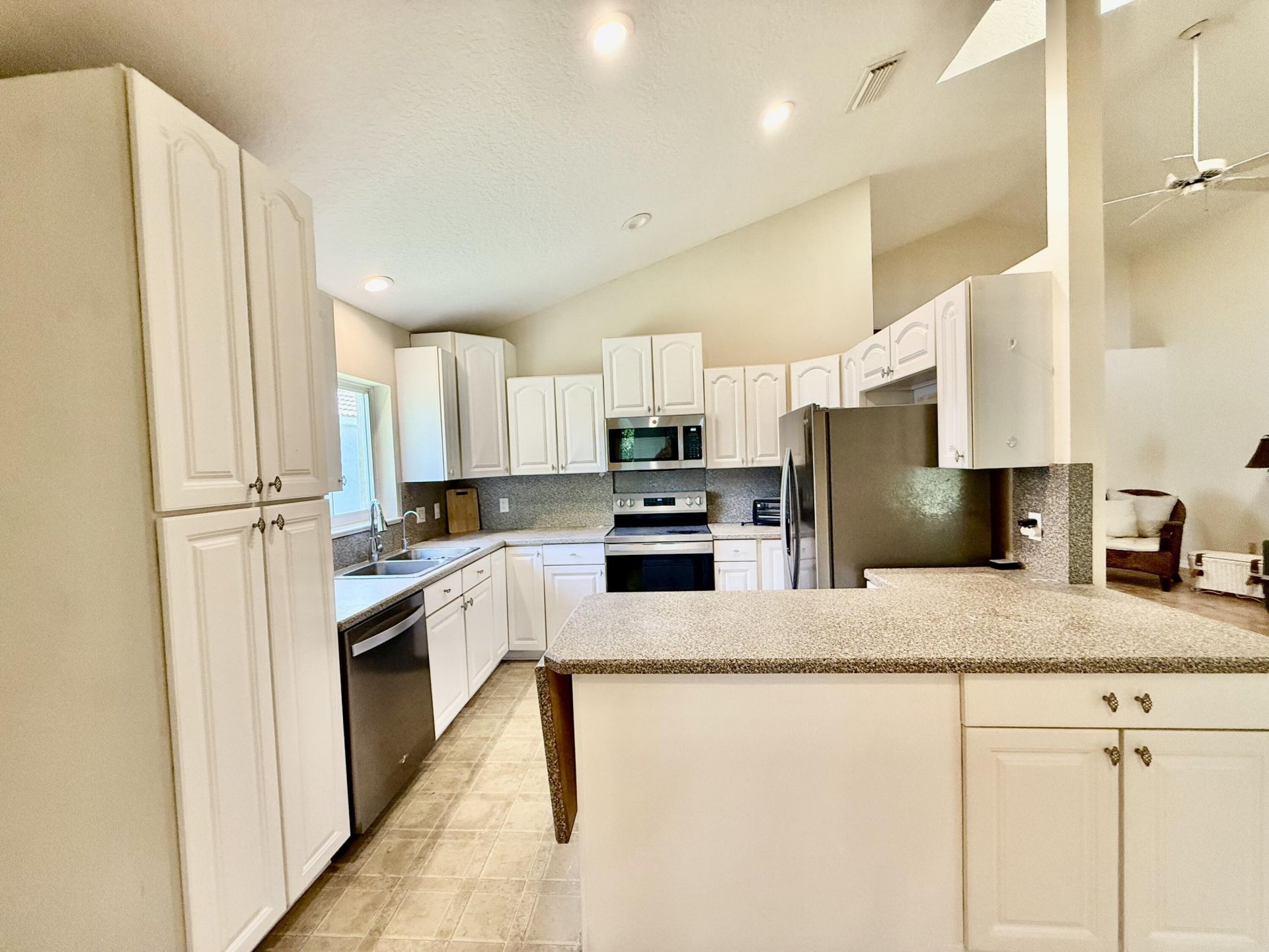 6008 SE Walkers Cay Court, Stuart, FL 34997 Photo