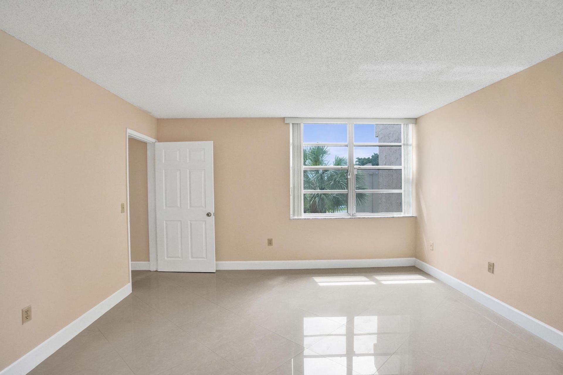 9480 Tangerine Place, Unit 402, Davie, FL 33324 Photo