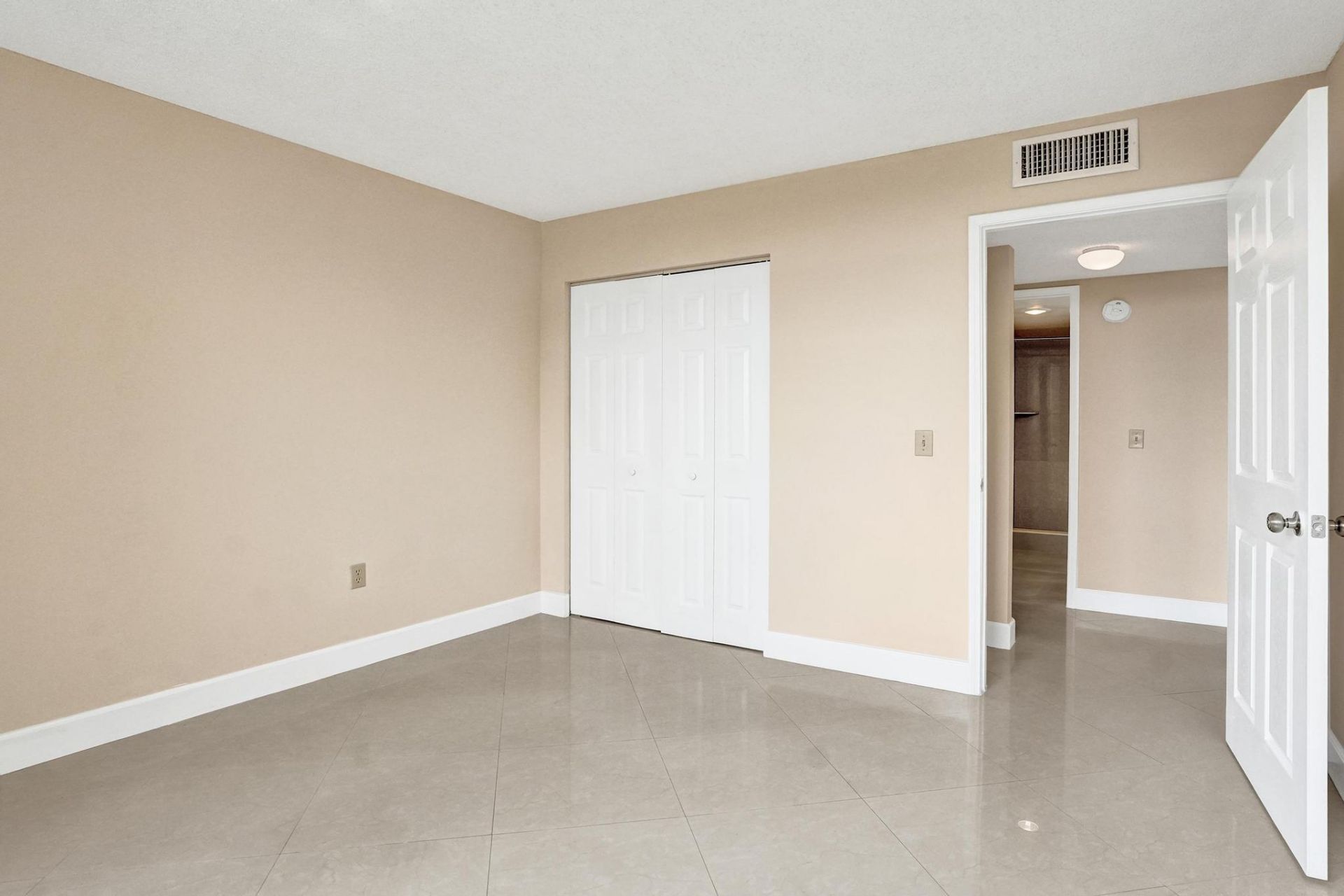 9480 Tangerine Place, Unit 402, Davie, FL 33324 Photo