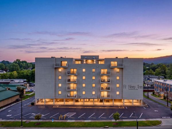 1585 Fort Henry Drive, Unit Apt 6c, Kingsport, TN 37664