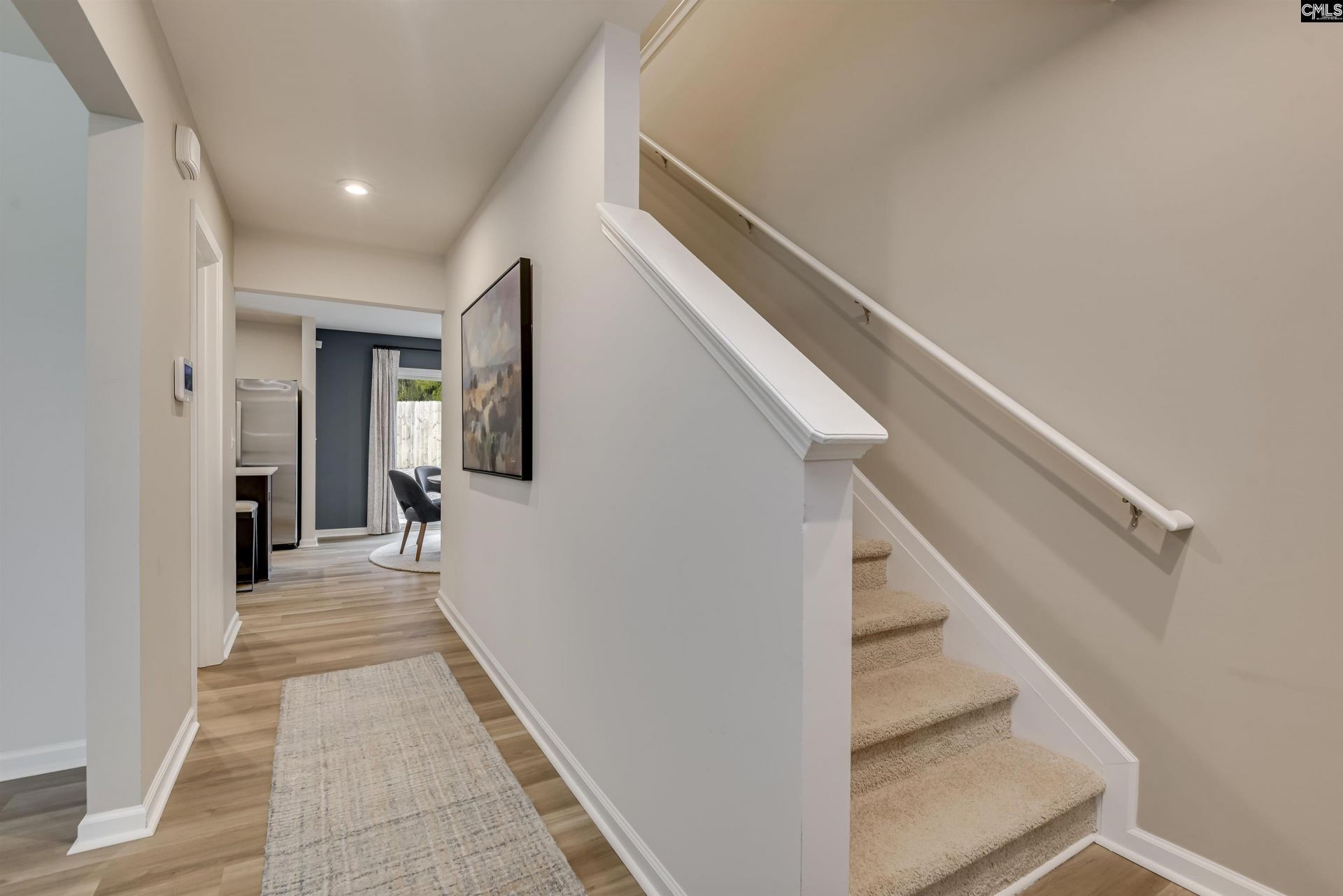 195 Kingfield Drive  Photo 6