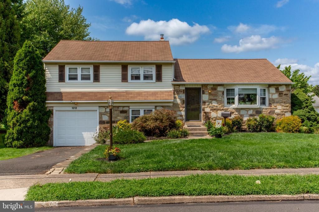 1212 DAHLIA ROAD, WARMINSTER, PA 18974