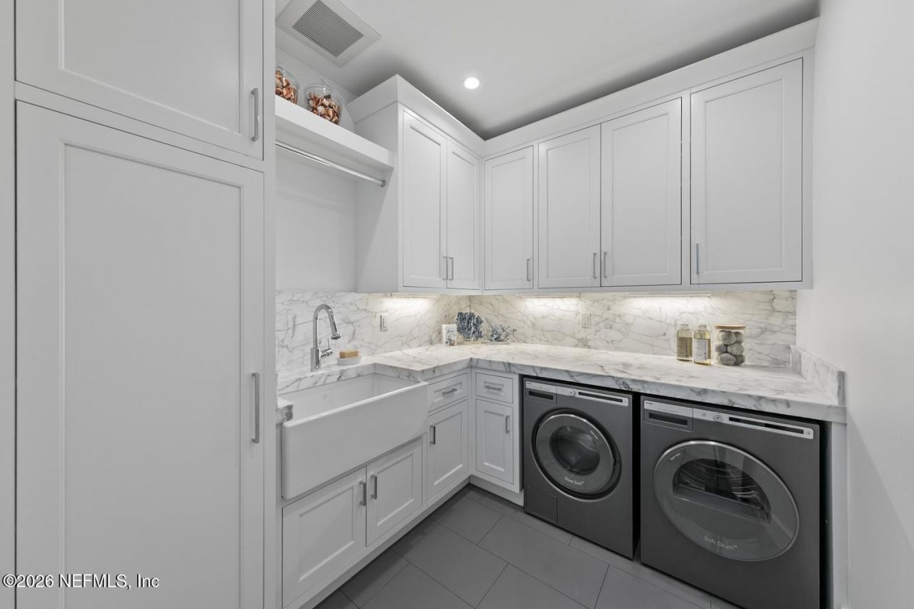 195 15th Street, Atlantic Beach, FL 32233 Photo