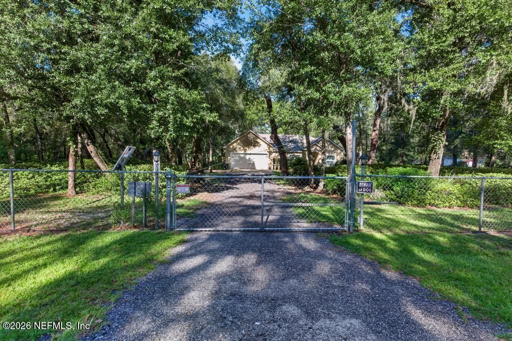 305 S Fillmore Avenue, Interlachen, FL 32148 Photo