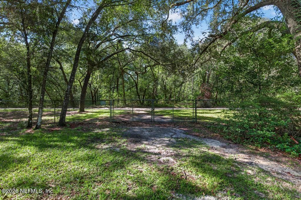 305 S Fillmore Avenue, Interlachen, FL 32148 Photo