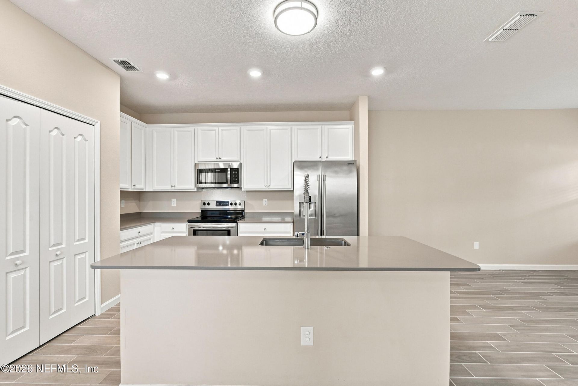 1687 Pottsburg Point Drive, Jacksonville, FL 32207 Photo