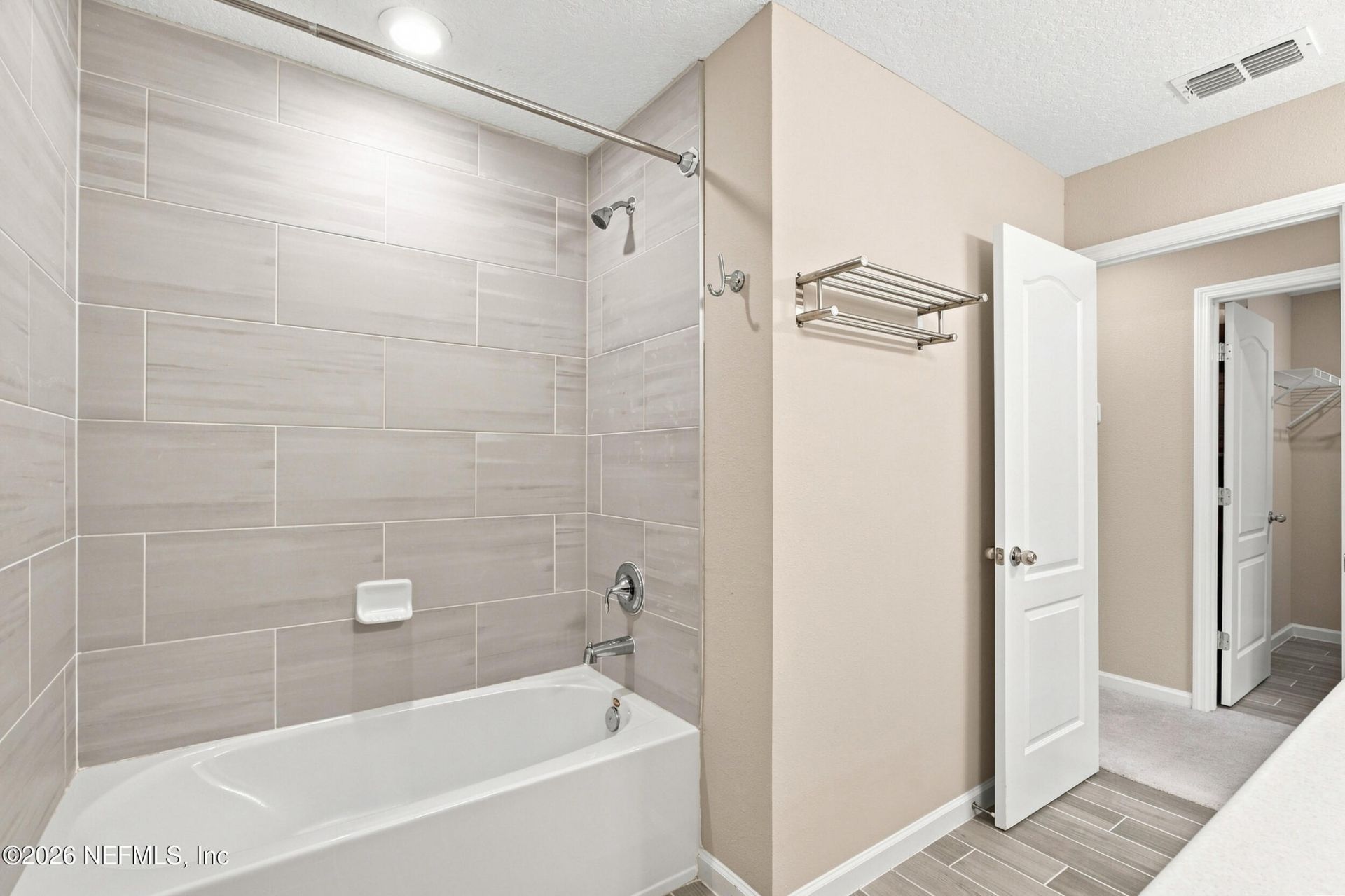 1687 Pottsburg Point Drive, Jacksonville, FL 32207 Photo