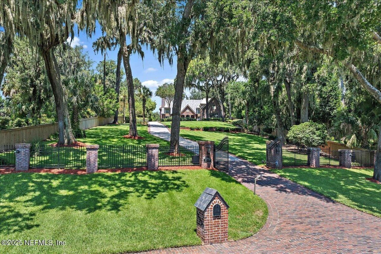 12827 FT CAROLINE Road Jacksonville, FL 32225