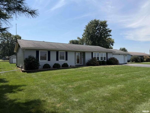 425 W APPLE Street, Kirkwood, IL 61447
