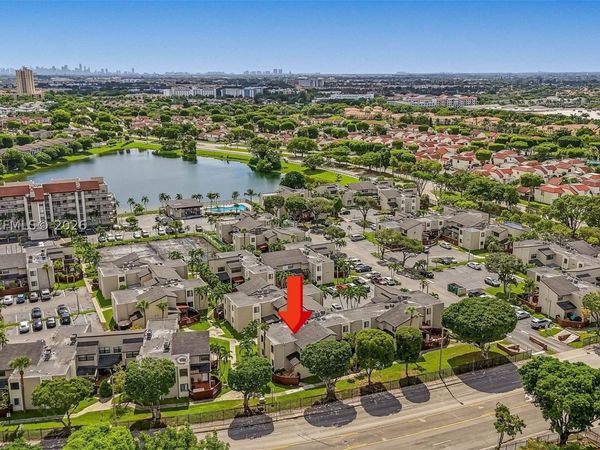 10300 NW 9th St , Unit 203, Miami, FL 33172