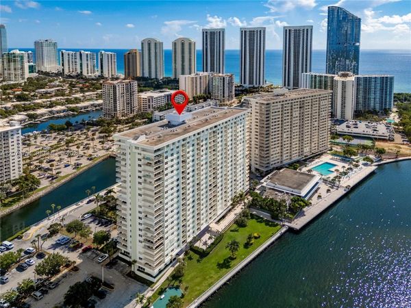 500 Bayview Dr , Unit 825, Sunny Isles Beach, FL 33160