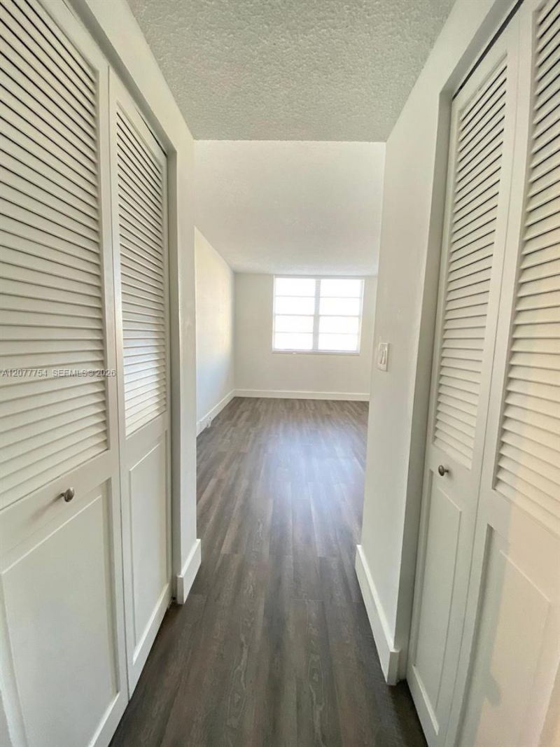 500 Bayview Dr , Unit 825, Sunny Isles Beach, FL 33160 Photo