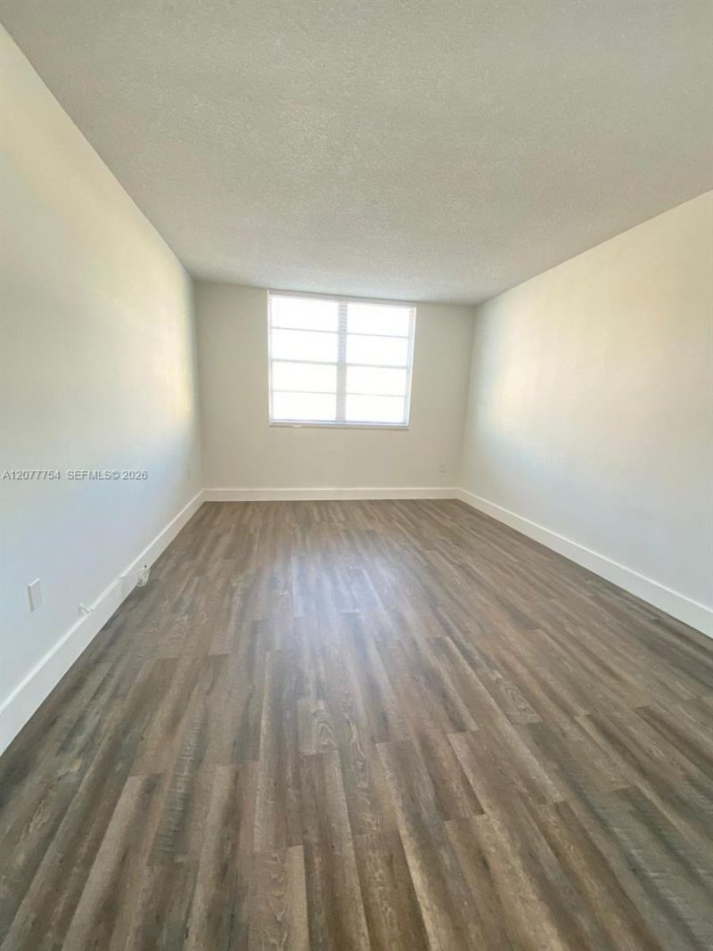 500 Bayview Dr , Unit 825, Sunny Isles Beach, FL 33160 Photo