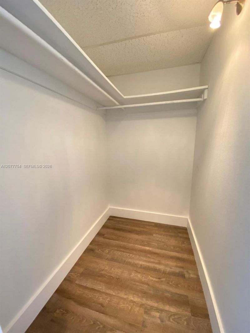500 Bayview Dr , Unit 825, Sunny Isles Beach, FL 33160 Photo