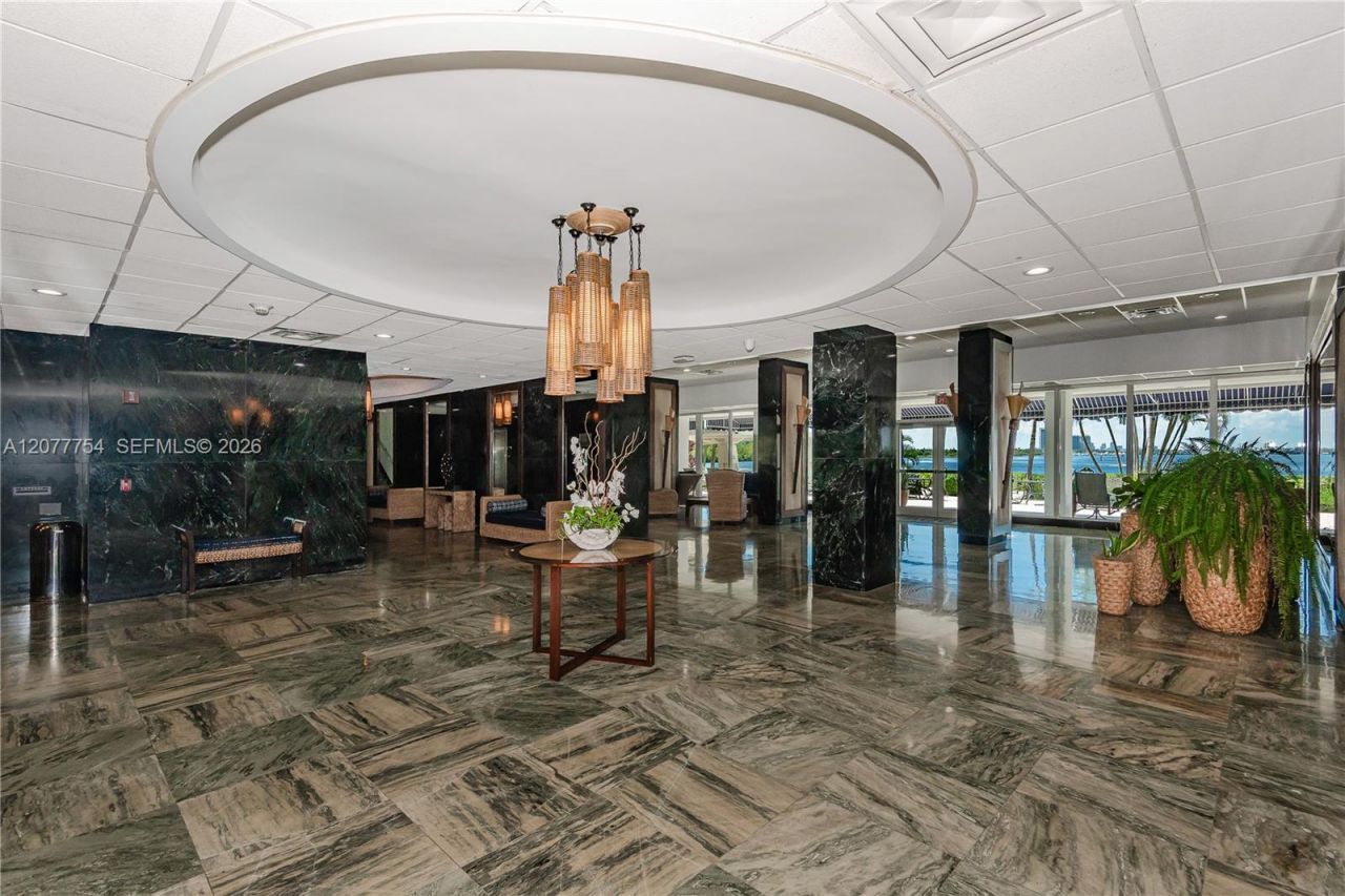 500 Bayview Dr , Unit 825, Sunny Isles Beach, FL 33160 Photo