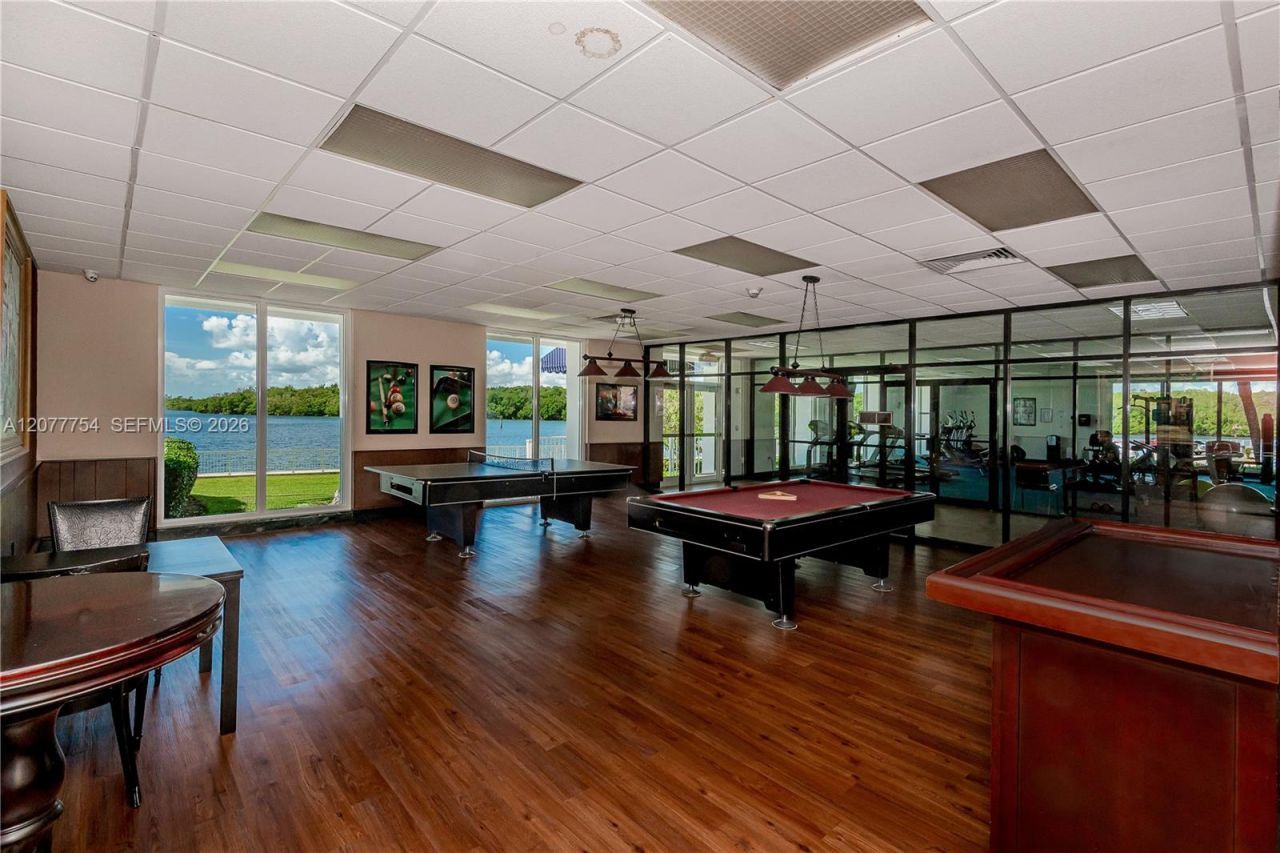 500 Bayview Dr , Unit 825, Sunny Isles Beach, FL 33160 Photo