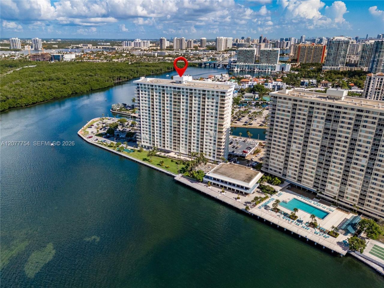 500 Bayview Dr , Unit 825, Sunny Isles Beach, FL 33160 Photo