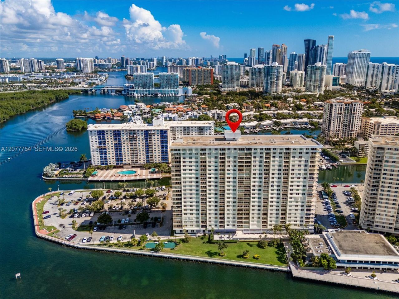 500 Bayview Dr , Unit 825, Sunny Isles Beach, FL 33160 Photo