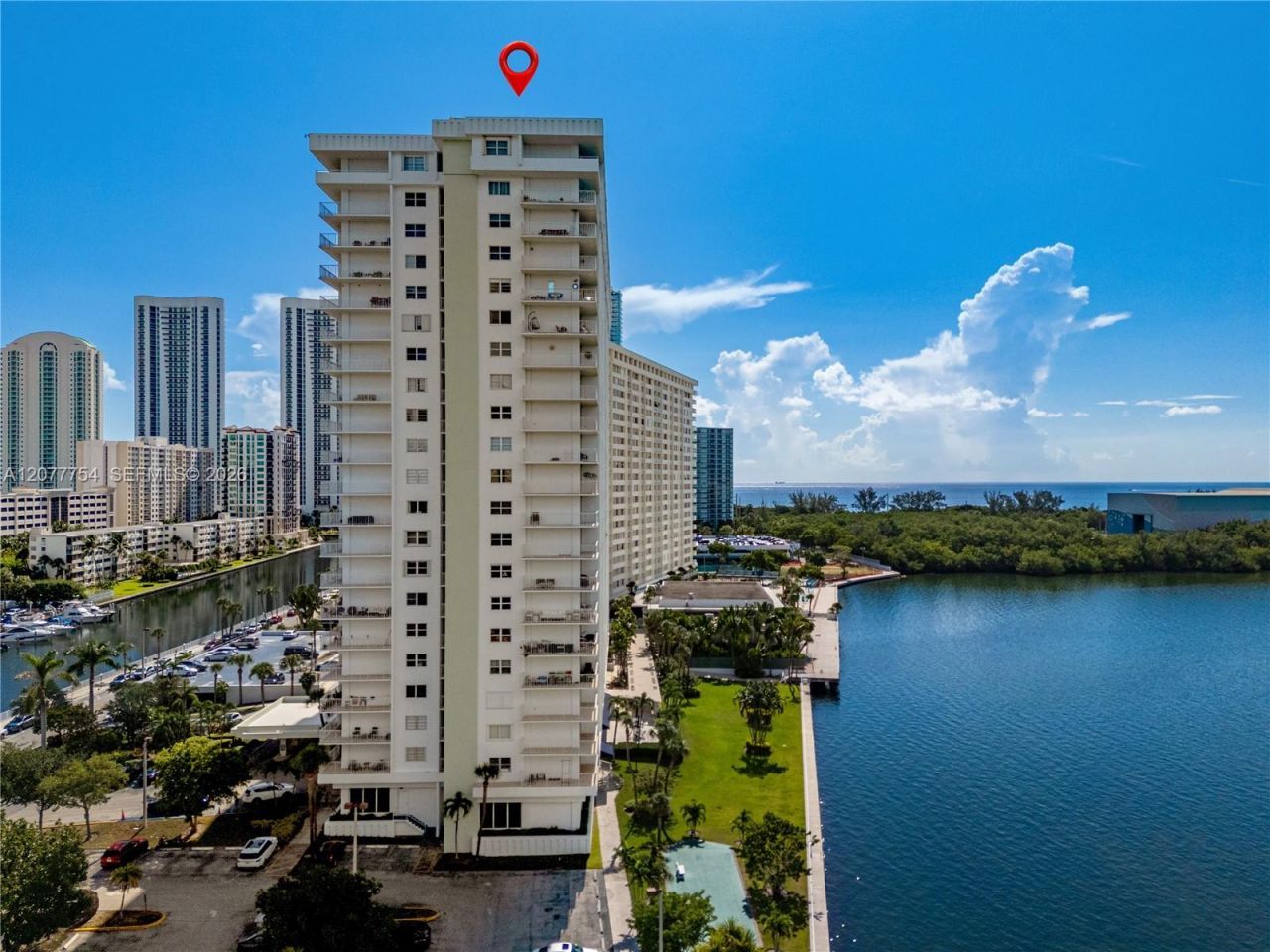 500 Bayview Dr , Unit 825, Sunny Isles Beach, FL 33160 Photo