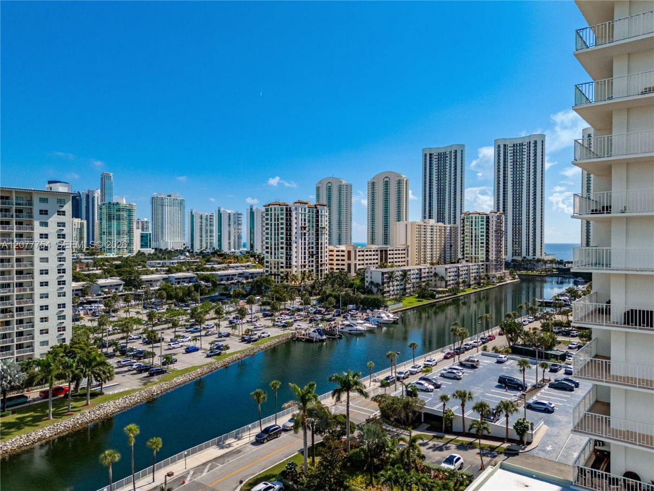 500 Bayview Dr , Unit 825, Sunny Isles Beach, FL 33160 Photo