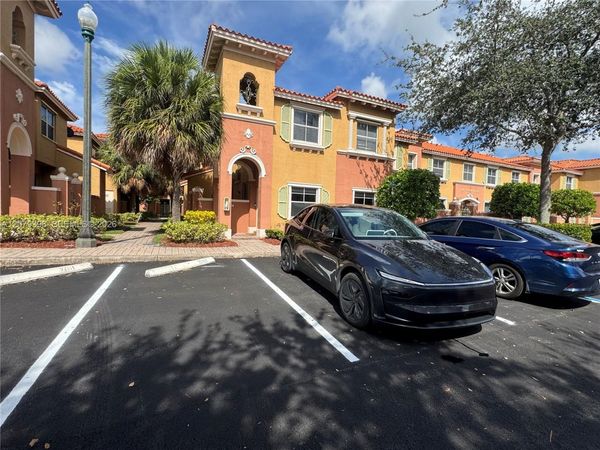 744 SW 106th Ave, Unit 2001, Pembroke Pines, FL 33025