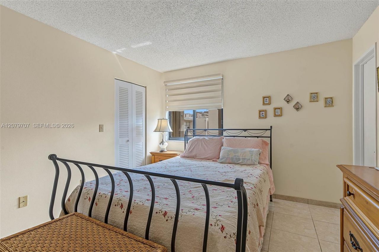 10300 NW 9th St Cir , Unit 203, Miami, FL 33172 Photo